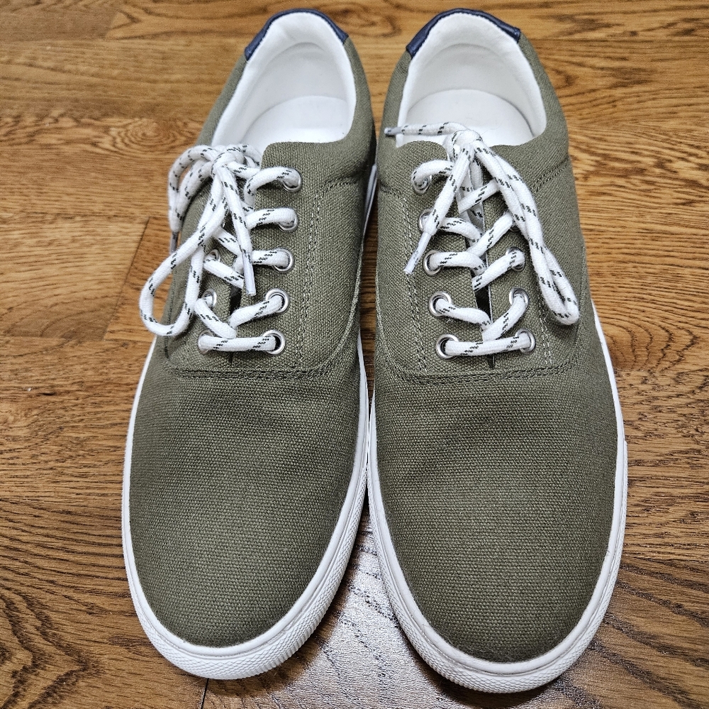 Men's 9.5 J. Crew Green canvas casual sneaker